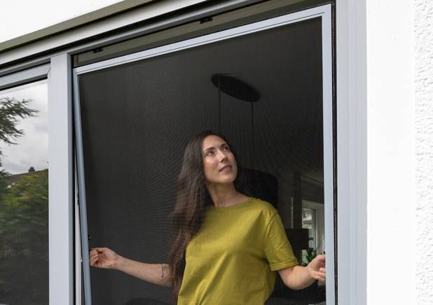 Detalj postavljanja fiksne mreže u prozor